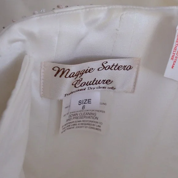 Maggie Sottero Couture Capriu J926 sleeveless wedding dress - Picture 6 of 14